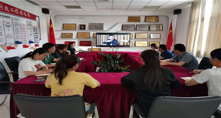 金朝公司组织全体党员及各级干部观看廉政教育警示片(图3) 金朝公司组织全体党员及各级干部观看廉政教育警示片(图3)